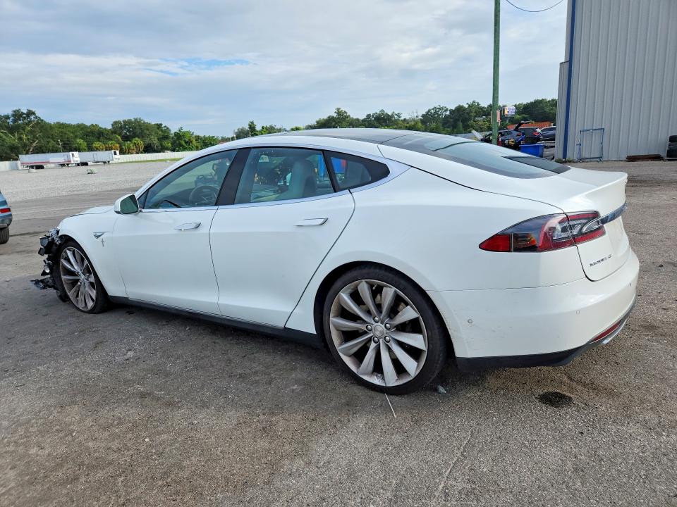63843376 :رقم المزاد ، 5YJSA1E28GF131209 vin ، 2016 Tesla Model S مزاد بيع