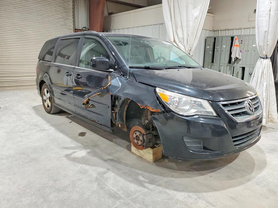 64323246 :رقم المزاد ، 2V4RW3DG5BR718155 vin ، 2011 Volkswagen Routan مزاد بيع