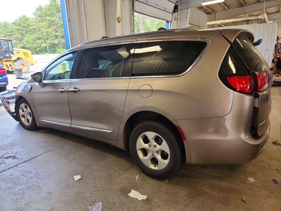 Продаж на аукціоні авто 2018 Chrysler Pacifica, vin: 2C4RC1L78JR133495, номер лоту: 64970706