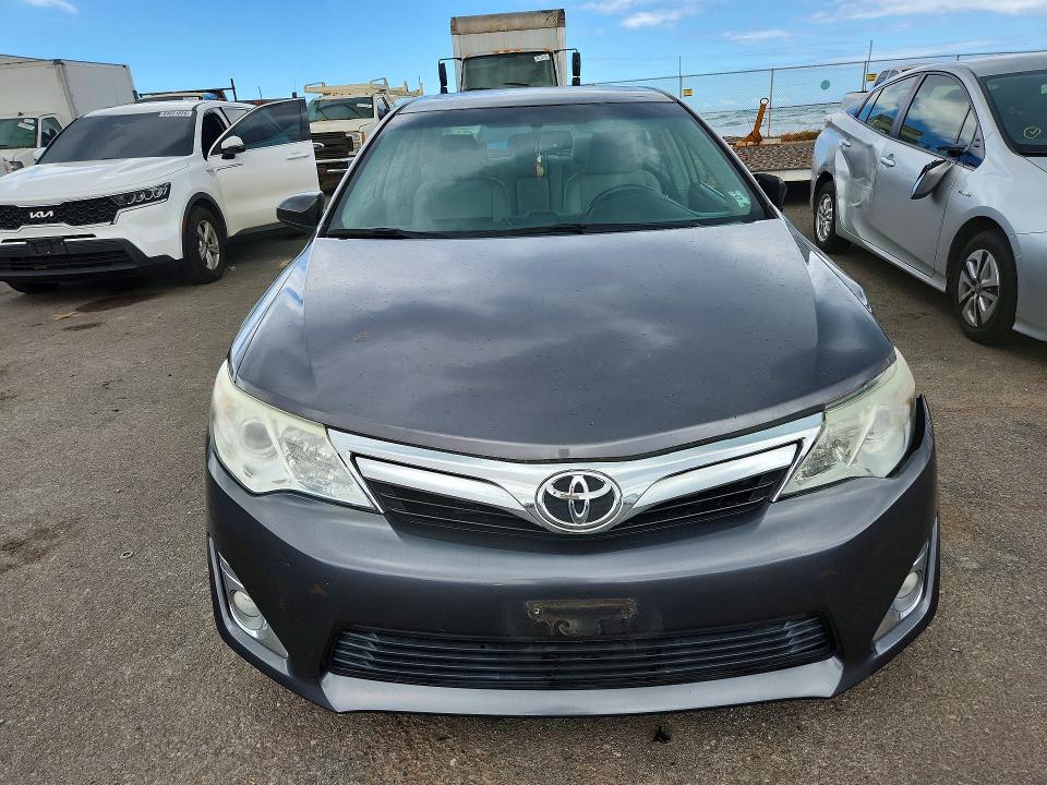 64674306 :رقم المزاد ، 4T1BF1FK7EU776918 vin ، 2014 Toyota Camry مزاد بيع