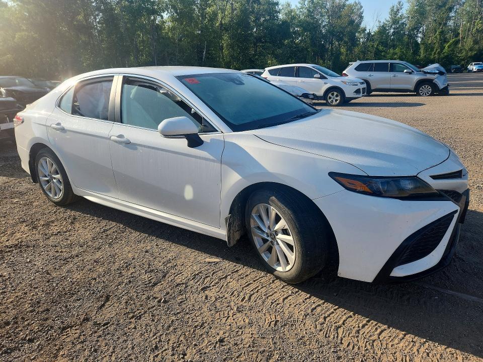 Продаж на аукціоні авто 2024 Toyota Camry, vin: 4T1G11AK2RU217844, номер лоту: 63516036