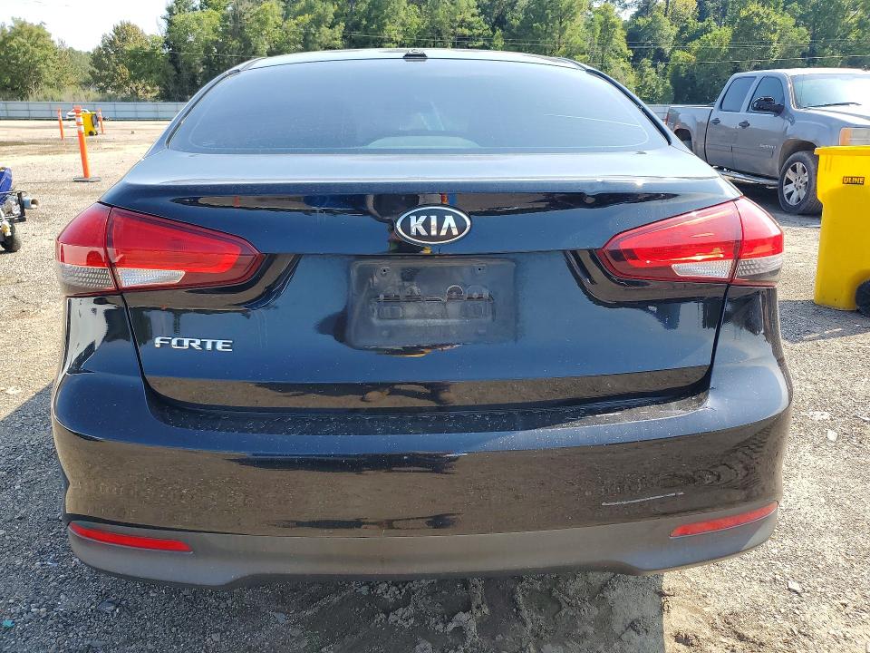 66574686 :رقم المزاد ، 3KPFK4A74JE245433 vin ، 2018 Kia Forte مزاد بيع