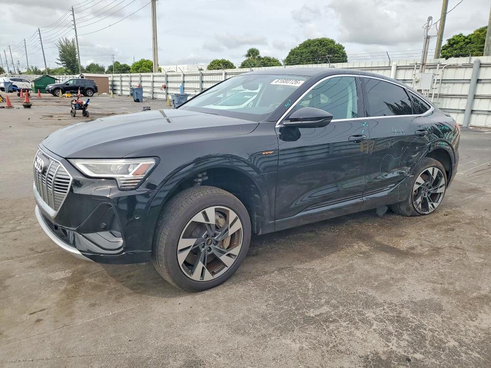 Продажа на аукционе авто 2022 Audi E-tron, vin: WA12AAGE7NB032706, номер лота: 61680126