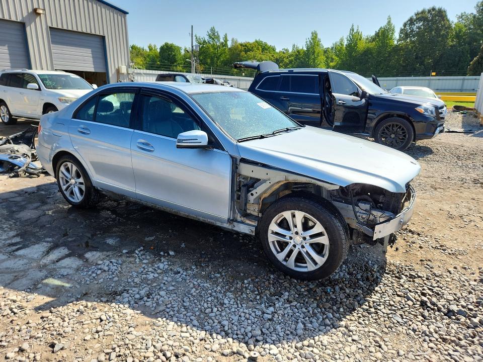 Продаж на аукціоні авто 2013 Mercedes-benz C, vin: WDDGF8AB3DR252814, номер лоту: 64516096