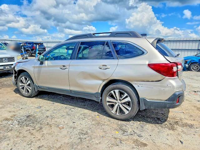 63923916 :رقم المزاد ، 4S4BSANC2J3333405 vin ، 2018 Subaru Outback مزاد بيع