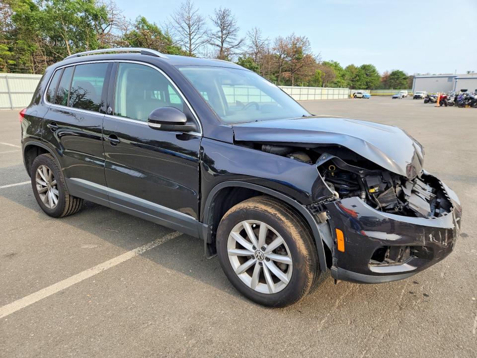 2017 Volkswagen Tiguan მანქანა იყიდება აუქციონზე, vin: WVGSV7AX2HK005632, აუქციონის ნომერი: 64296816