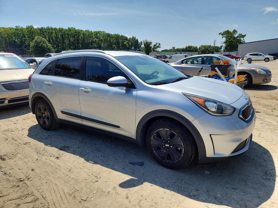 65669176 :رقم المزاد ، KNDCB3LC2J5176132 vin ، 2018 Kia Niro مزاد بيع