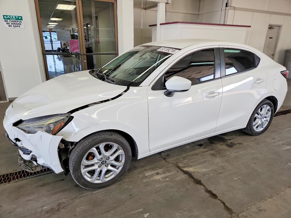2017 Toyota Yaris მანქანა იყიდება აუქციონზე, vin: 3MYDLBYV4HY172524, აუქციონის ნომერი: 65159216