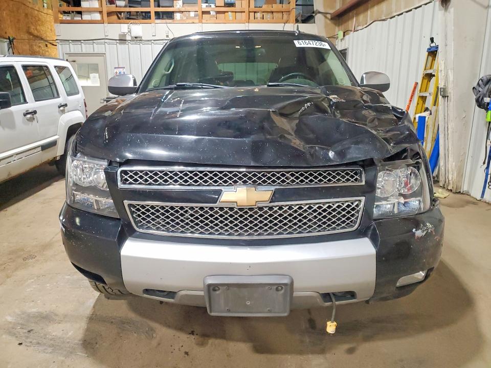 61647236 :رقم المزاد ، 3GNFK16308G112713 vin ، 2008 Chevrolet Subrban مزاد بيع