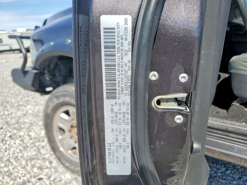 65885226 :رقم المزاد ، 3C6UR5HL3JG273327 vin ، 2018 Ram 2500 مزاد بيع