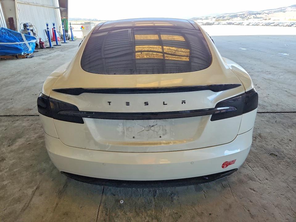 63148716 :رقم المزاد ، 5YJSA1E27HF197168 vin ، 2017 Tesla Model S مزاد بيع