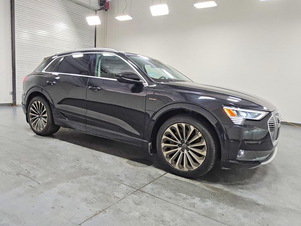 Aukcja sprzedaży 2019 Audi E-tron, vin: WA1VABGEXKB017048, numer aukcji: 64572266