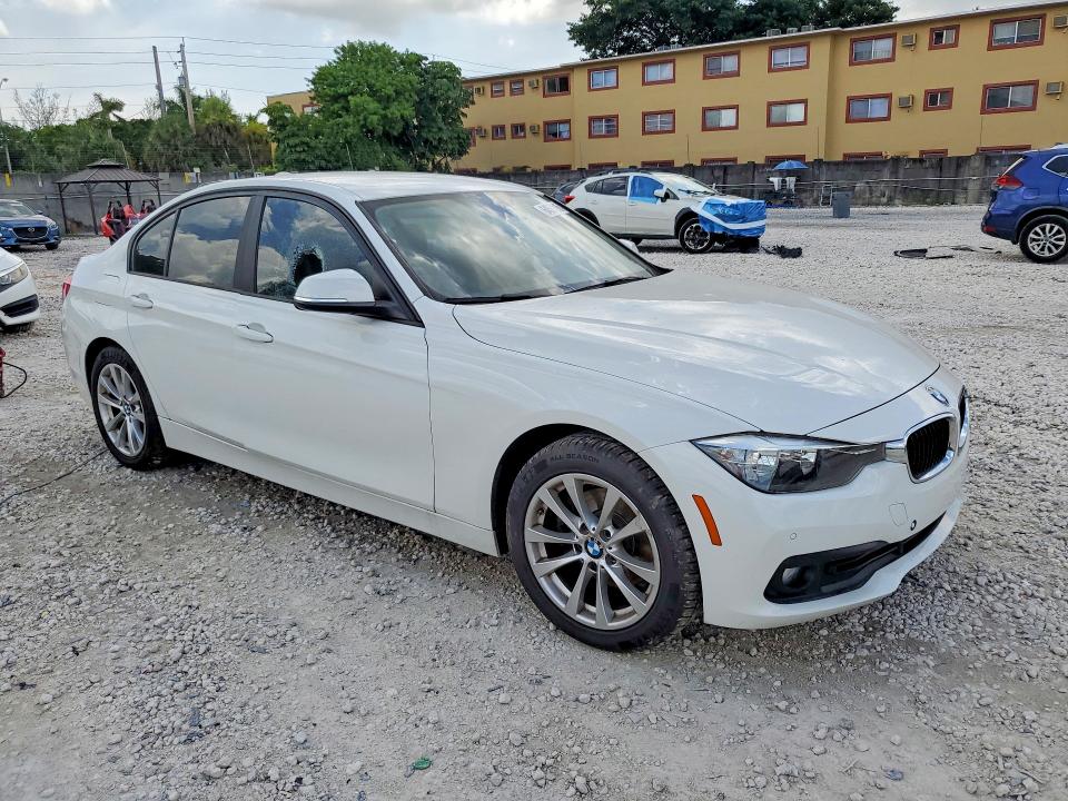 2017 Bmw 320 მანქანა იყიდება აუქციონზე, vin: WBA8E1G39HNU18823, აუქციონის ნომერი: 64557816