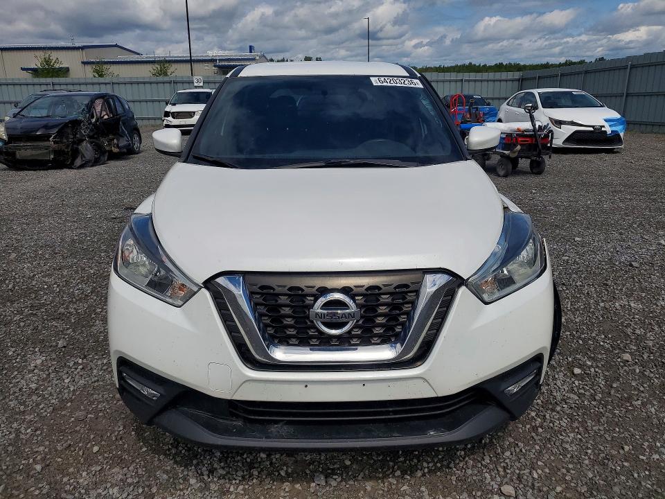 Aukcja sprzedaży 2018 Nissan Kicks, vin: 3N1CP5CU3JL519877, numer aukcji: 64203236