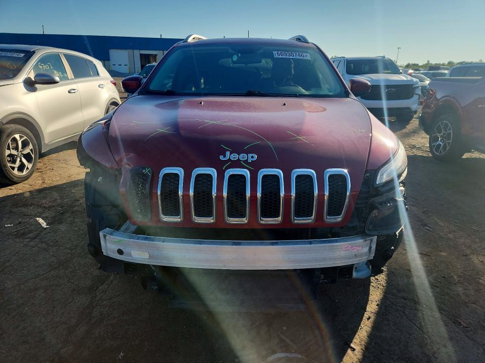66930746 :رقم المزاد ، 1C4PJLCB8GW273933 vin ، 2016 Jeep Cherokee مزاد بيع