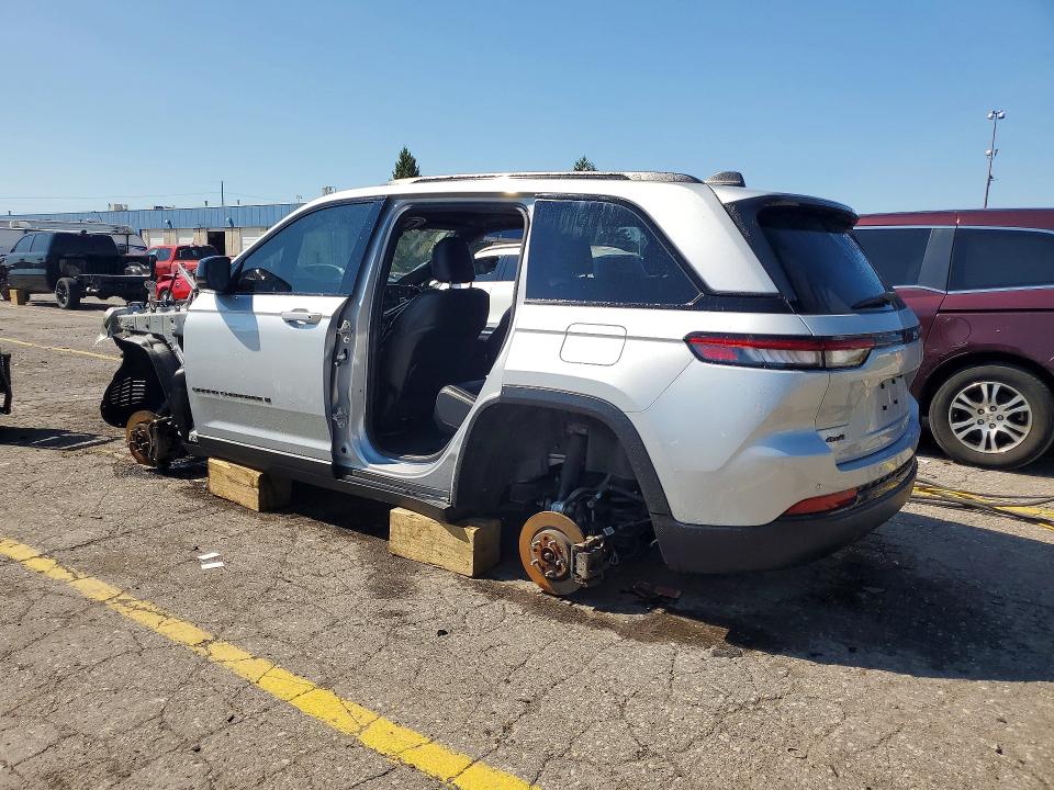 Продажа на аукционе авто 2023 Jeep Grand Cherokee, vin: 1C4RJHAG2PC579919, номер лота: 63834126