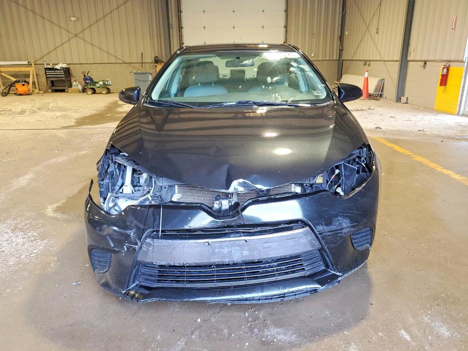 66765726 :رقم المزاد ، 2T1BURHE4FC235405 vin ، 2015 Toyota Corolla مزاد بيع