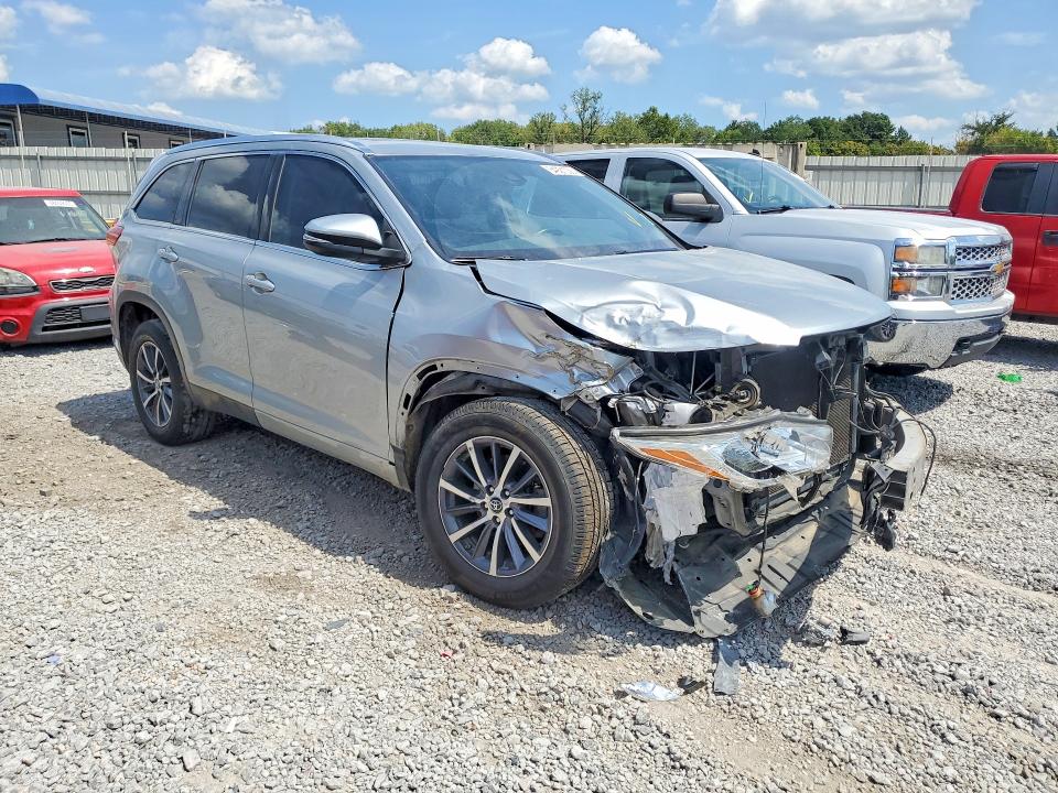 64921036 :رقم المزاد ، 5TDKZRFH6HS223751 vin ، 2017 Toyota Highlander مزاد بيع