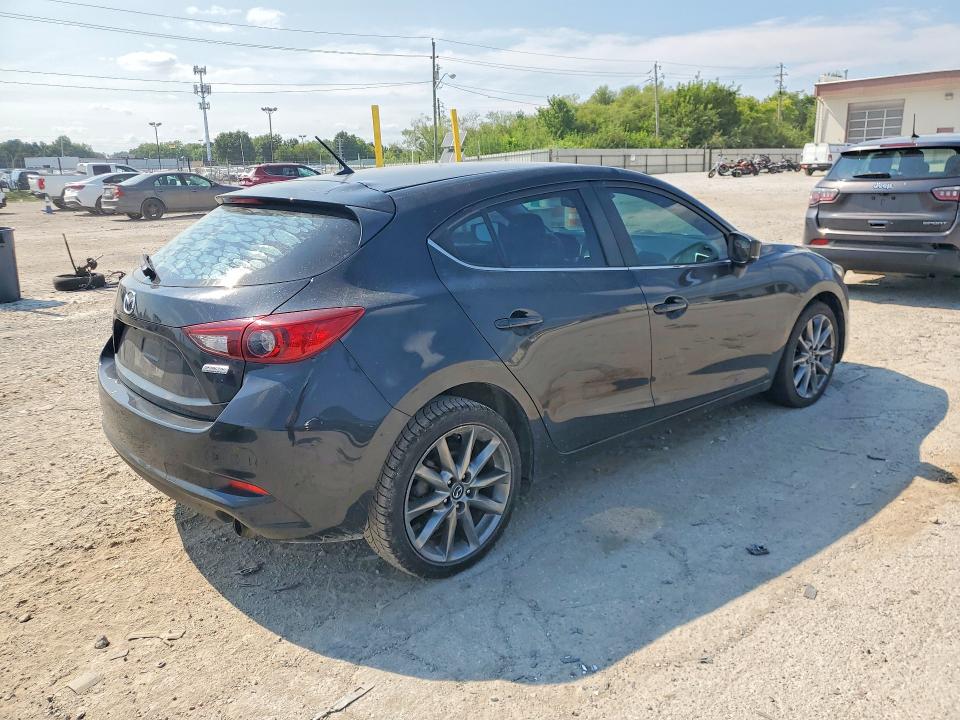 64005616 :رقم المزاد ، 3MZBN1L37JM233925 vin ، 2018 Mazda 3 مزاد بيع