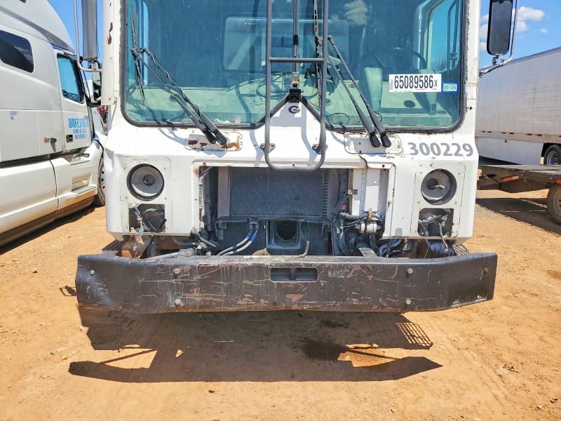 2003 Mack Mr613 მანქანა იყიდება აუქციონზე, vin: 1M2K195C03M022330, აუქციონის ნომერი: 65089586