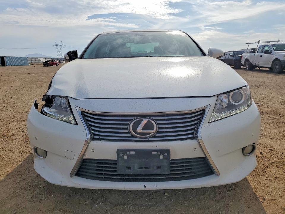 Продажа на аукционе авто 2015 Lexus Es, vin: JTHBK1GG4F2170028, номер лота: 65154156