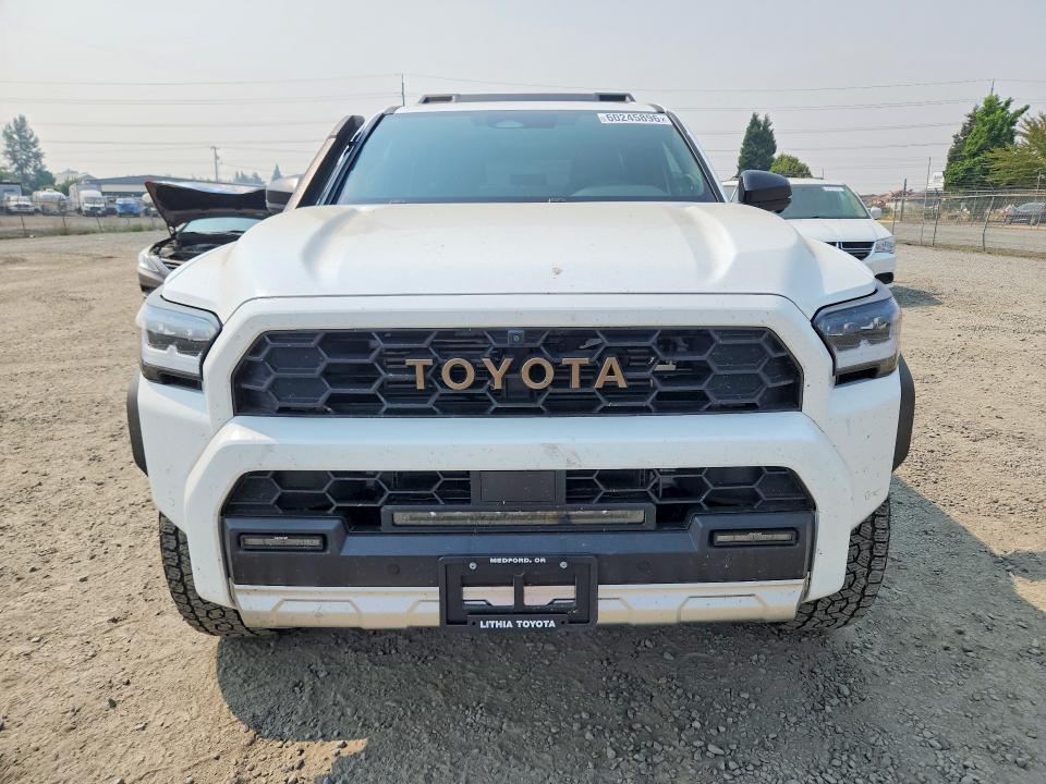 Продажа на аукционе авто 2025 Toyota 4runner, vin: JTEVB5BR8S5006560, номер лота: 60245896
