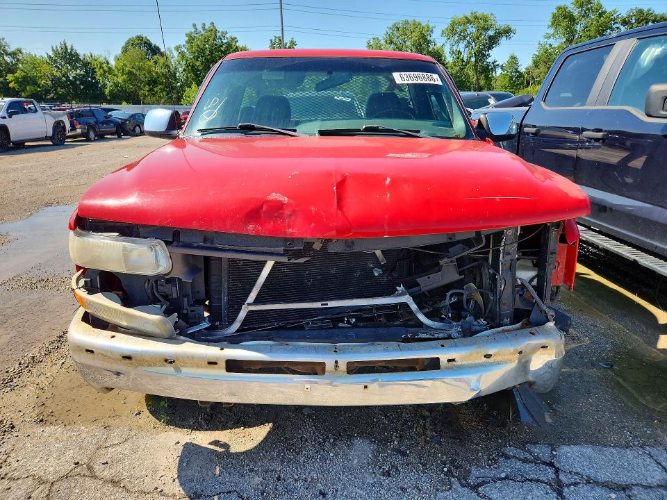 Продаж на аукціоні авто 2002 Chevrolet Silverado, vin: 1GCEC14W12Z210557, номер лоту: 63696886