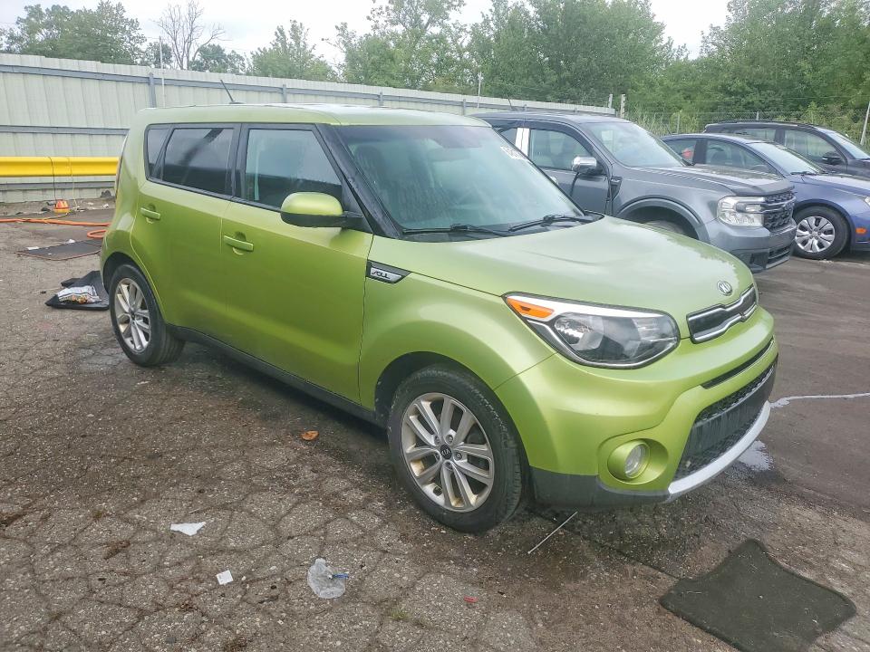 2017 Kia Soul მანქანა იყიდება აუქციონზე, vin: KNDJP3A50H7884942, აუქციონის ნომერი: 64817756
