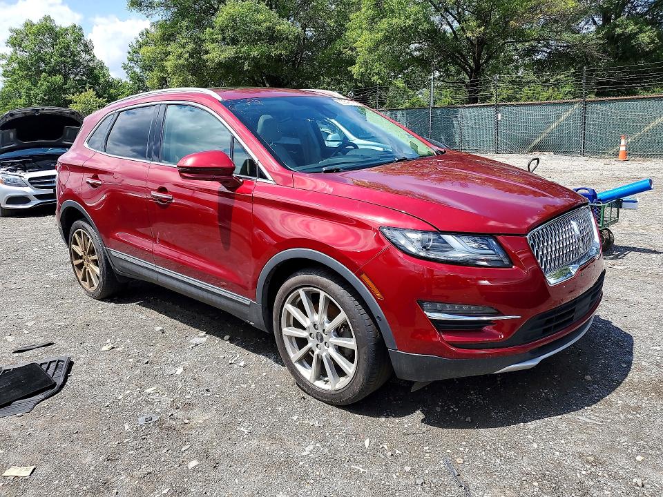 63642176 :رقم المزاد ، 5LMCJ3C97KUL50252 vin ، 2019 Lincoln Mkc مزاد بيع