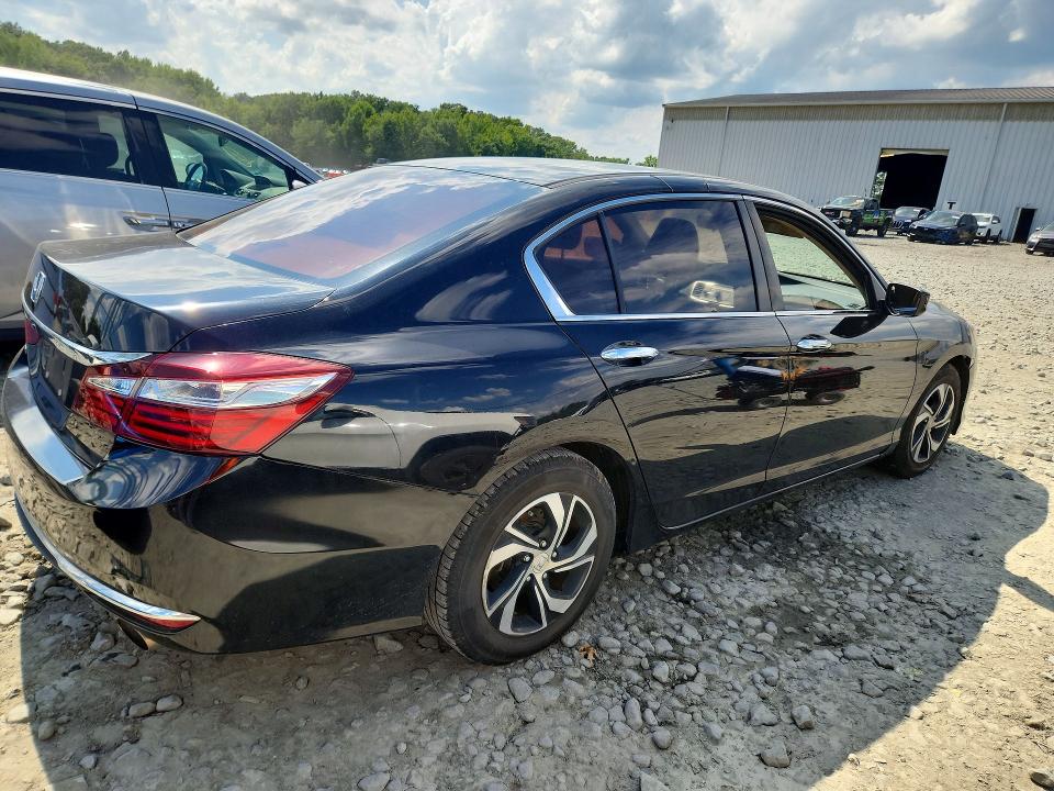 64036176 :رقم المزاد ، 1HGCR2F3XHA096422 vin ، 2017 Honda Accord مزاد بيع