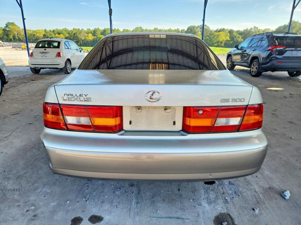 64889896 :رقم المزاد ، JT8BF28G8W5046917 vin ، 1998 Lexus Es مزاد بيع