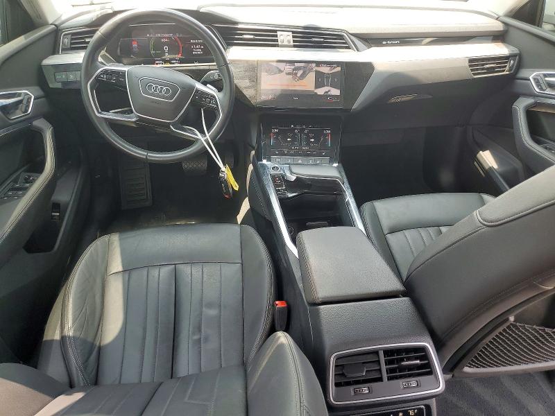 63642546 :رقم المزاد ، WA1AAAGEXNB007777 vin ، 2022 Audi E-tron مزاد بيع