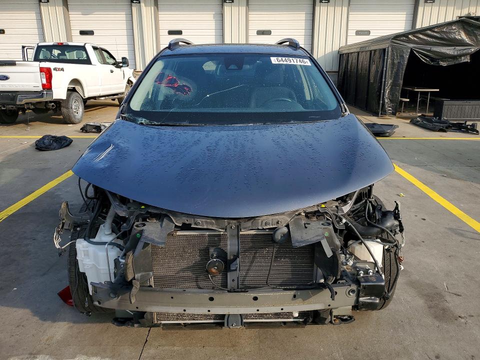 Aukcja sprzedaży 2017 Toyota Rav4, vin: JTMBFREV6HJ703477, numer aukcji: 64491746