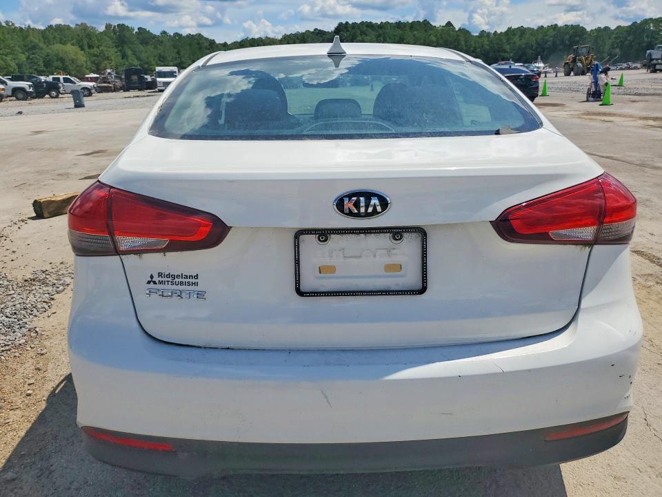 67244636 :رقم المزاد ، 3KPFK4A76JE247149 vin ، 2018 Kia Forte مزاد بيع