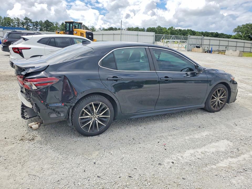 63395416 :رقم المزاد ، 4T1S11AK5NU662115 vin ، 2022 Toyota Camry مزاد بيع