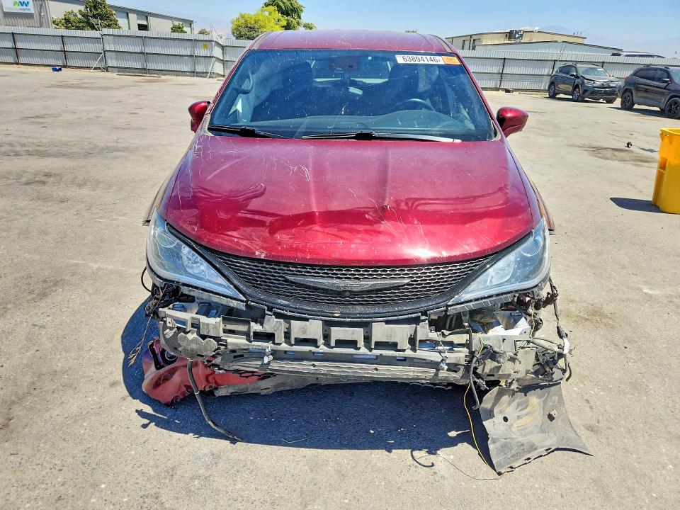 63894146 :رقم المزاد ، 2C4RC1FG8KR706361 vin ، 2019 Chrysler Pacifica مزاد بيع