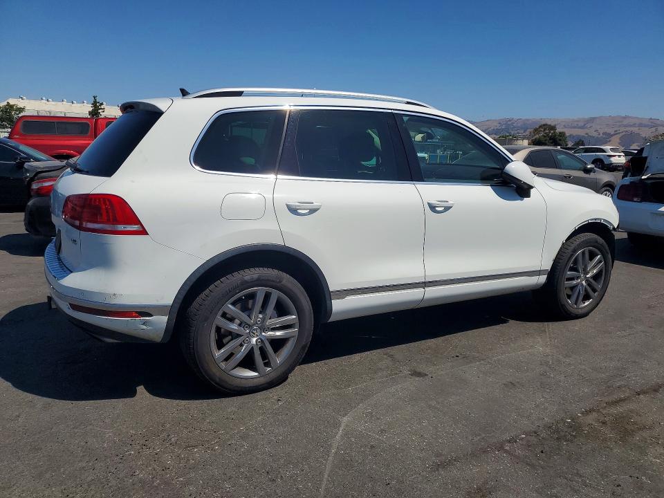 Продажа на аукционе авто 2015 Volkswagen Touareg, vin: WVGEF9BP8FD006290, номер лота: 63707746