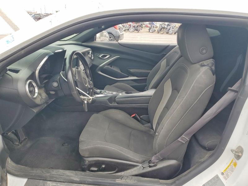 67121176 :رقم المزاد ، 1G1FB1RS7H0163120 vin ، 2017 Chevrolet Camaro مزاد بيع