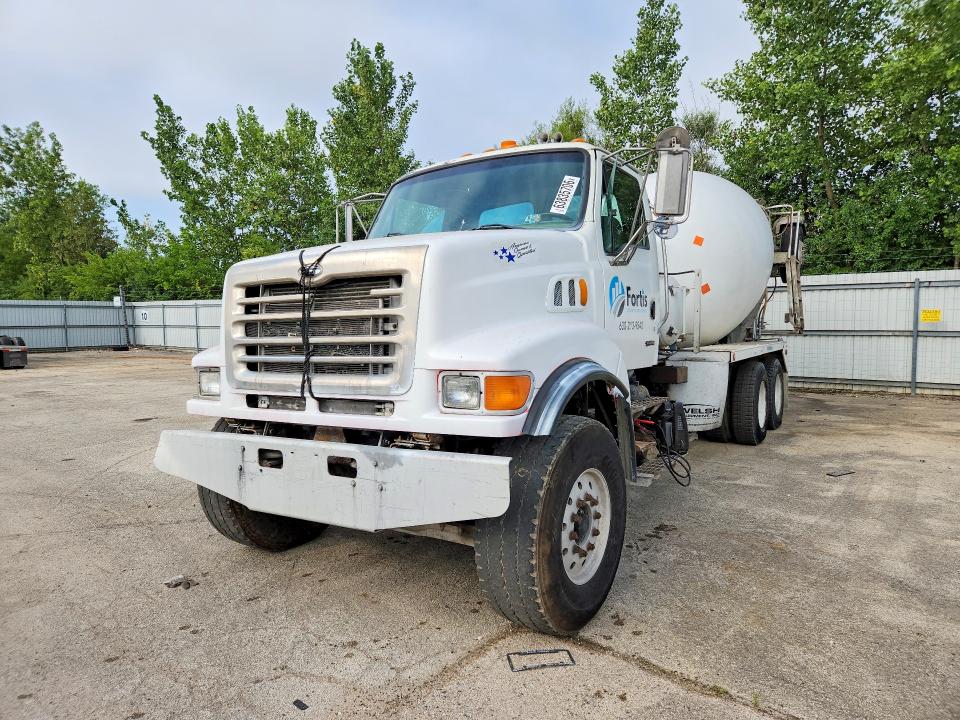 63835706 :رقم المزاد ، 2FZHAZA853AK83872 vin ، 2003 Sterling Truck Lt مزاد بيع