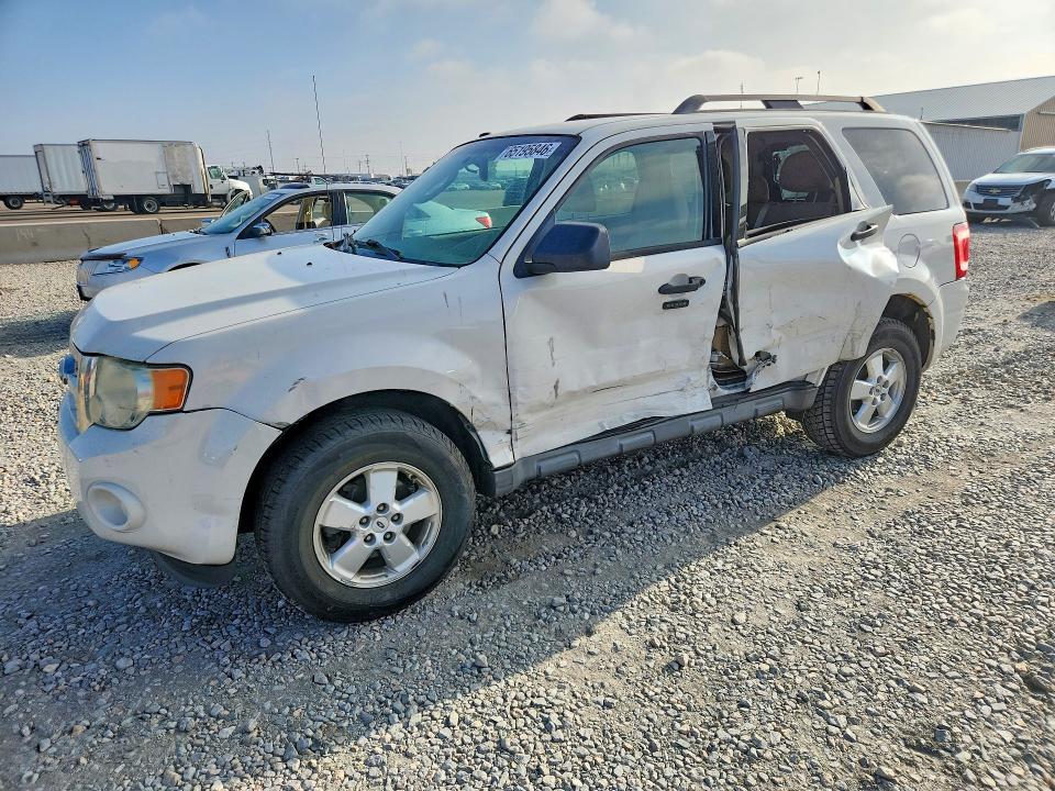 65195846 :رقم المزاد ، 1FMCU0D70AKA86646 vin ، 2010 Ford Escape مزاد بيع