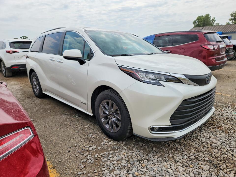 Продаж на аукціоні авто 2021 Toyota Sienna, vin: 5TDJRKEC2MS016986, номер лоту: 63370356