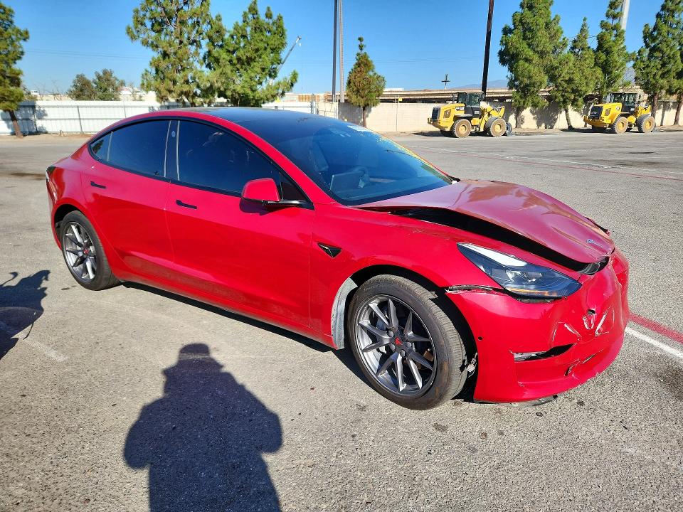 63531426 :رقم المزاد ، 5YJ3E1EB1MF998584 vin ، 2021 Tesla Model 3 مزاد بيع