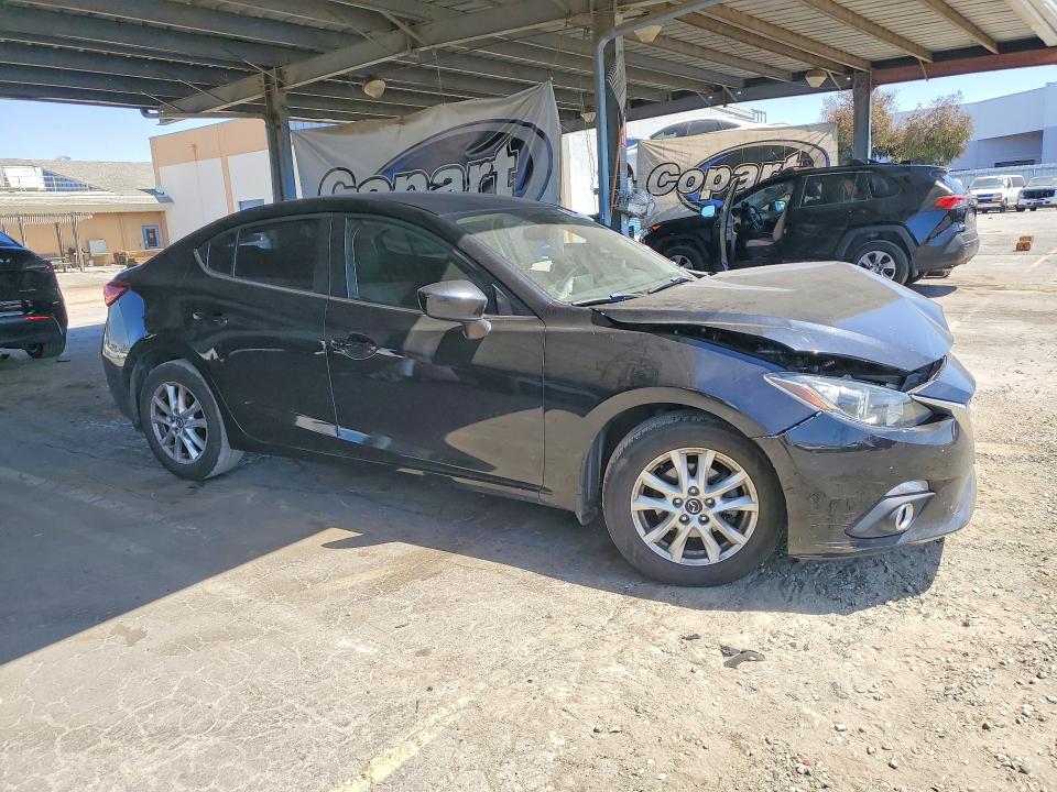 65206206 :رقم المزاد ، 3MZBM1V74FM169711 vin ، 2015 Mazda 3 مزاد بيع