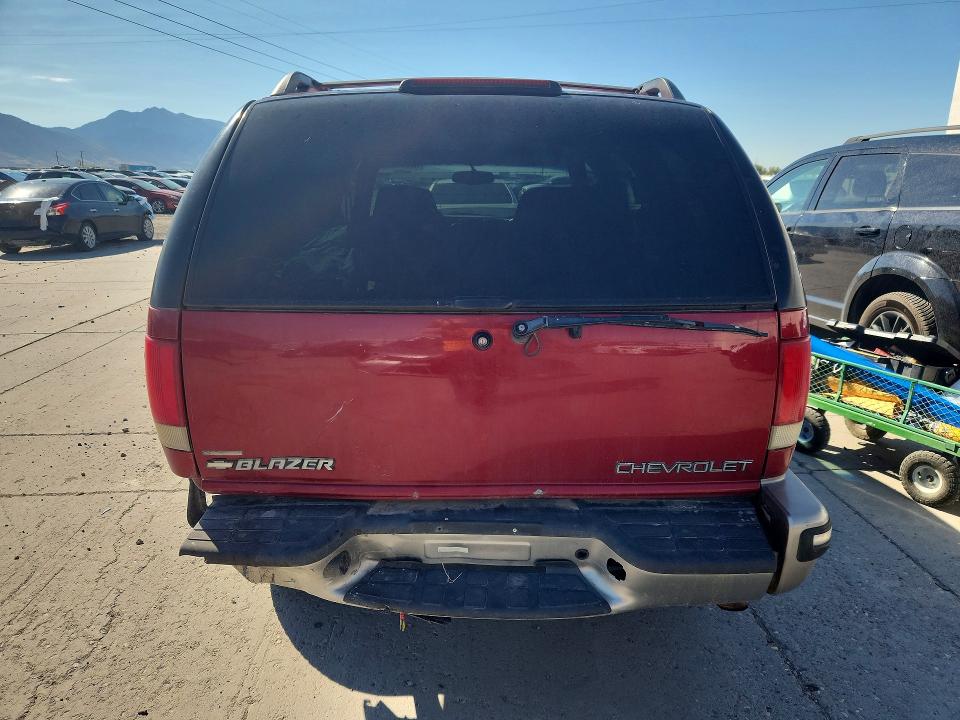 1998 Chevrolet Blazer მანქანა იყიდება აუქციონზე, vin: 1GNDT13W2W2135788, აუქციონის ნომერი: 66580296