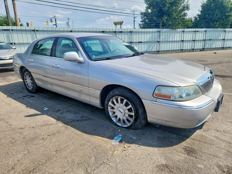 Продажа на аукционе авто 2007 Lincoln Town Car, vin: 1LNHM81W67Y601087, номер лота: 64112036