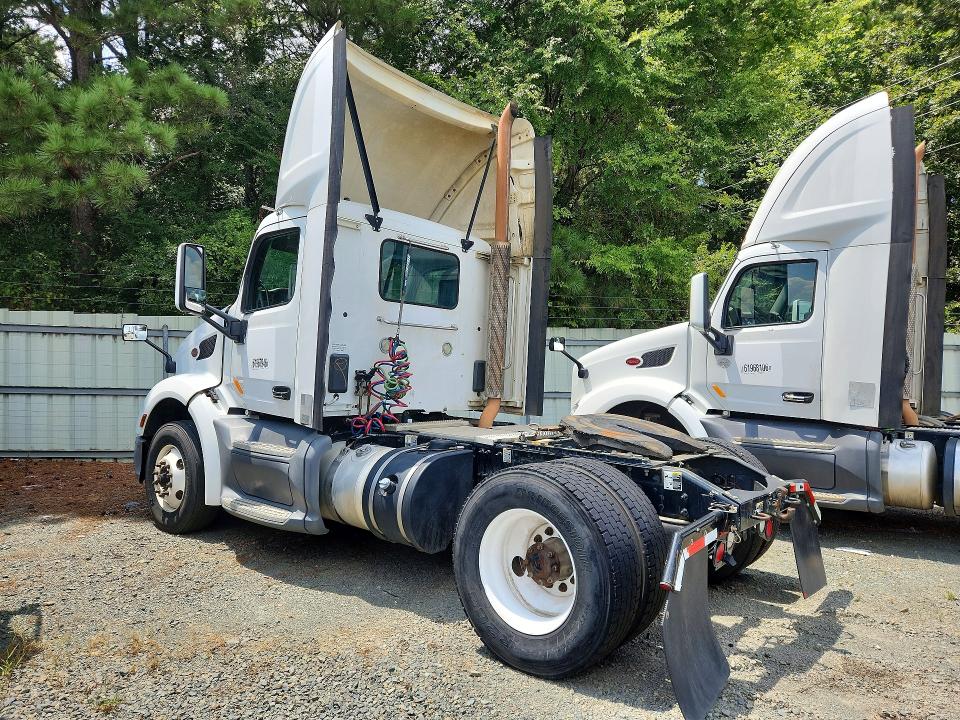 Продаж на аукціоні авто 2017 Peterbilt 579, vin: 1XPBA48X2HD428508, номер лоту: 61967946