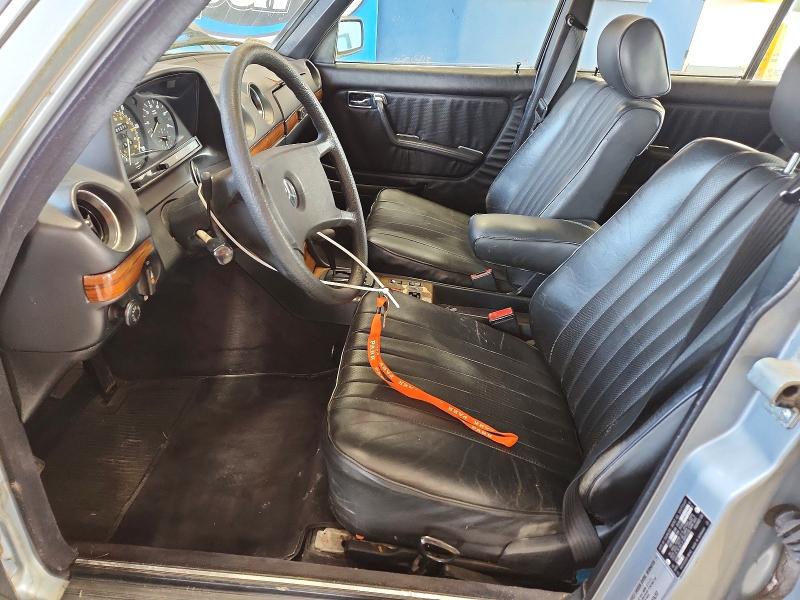 64431926 :رقم المزاد ، WDBAB33A3DB027576 vin ، 1983 Mercedes-benz 300 مزاد بيع