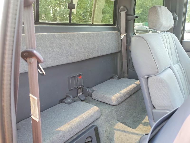 2000 Toyota Tacoma მანქანა იყიდება აუქციონზე, vin: 4TAVL52N7YZ642690, აუქციონის ნომერი: 63676756