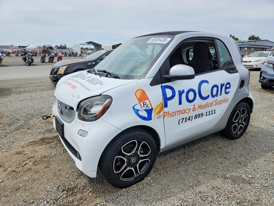 66995436 :رقم المزاد ، WMEFJ9BA9KK367442 vin ، 2019 Smart Fortwo مزاد بيع