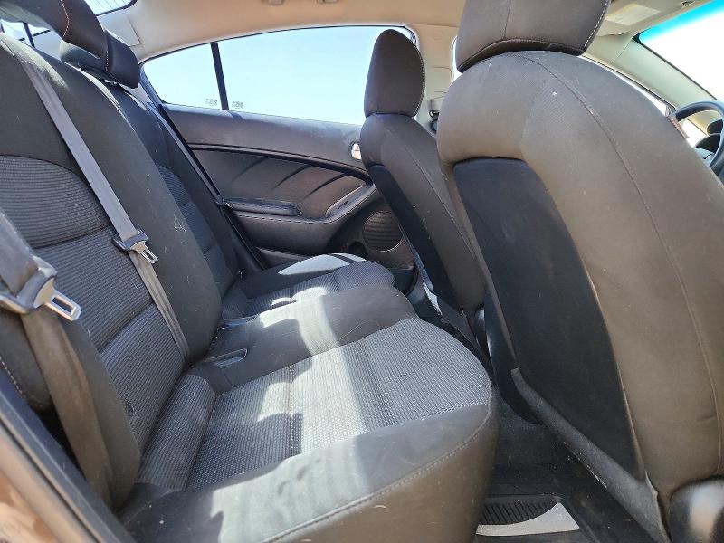2017 Kia Forte მანქანა იყიდება აუქციონზე, vin: 3KPFK4A75HE033764, აუქციონის ნომერი: 61955126